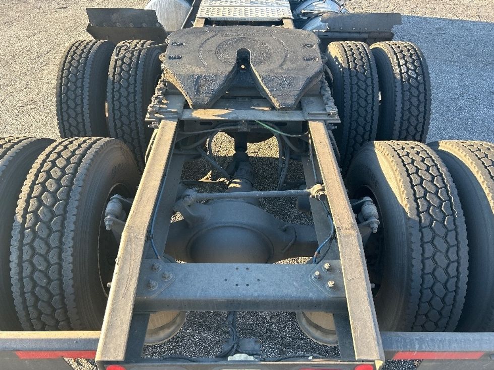 Day Cab Tractor-Heavy Duty Tractors-Freightliner-2019-T12664ST-Duluth-GA-363,602\n\t\tmiles-$ 45,250 - Image 6