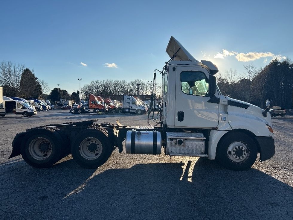 Day Cab Tractor-Heavy Duty Tractors-Freightliner-2019-T12664ST-Duluth-GA-363,602\n\t\tmiles-$ 45,250 - Image 8