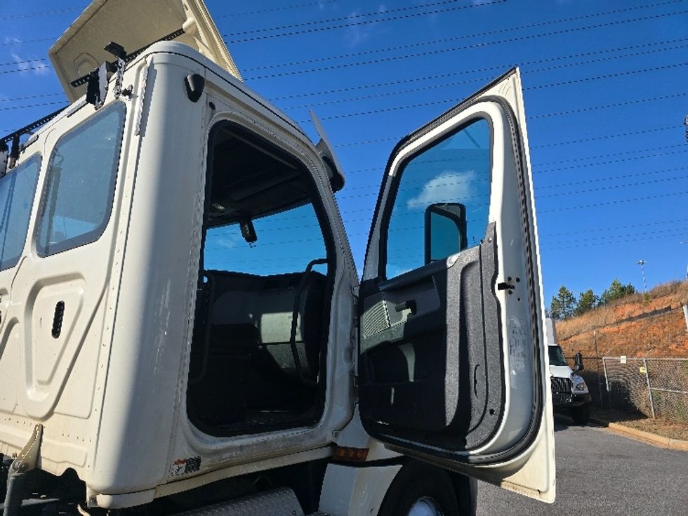 Day Cab Tractor-Heavy Duty Tractors-Freightliner-2019-T12664ST-Duluth-GA-407,758\n\t\tmiles-$ 44,500 - Image 12