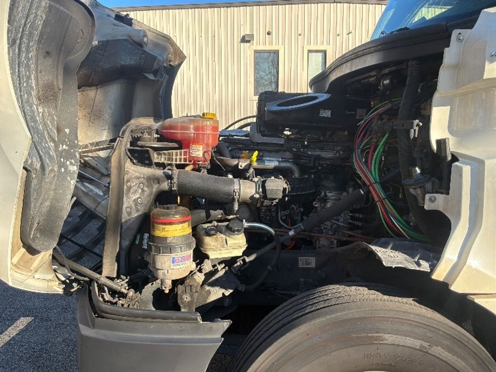 Day Cab Tractor-Heavy Duty Tractors-Freightliner-2019-T12664ST-Duluth-GA-407,758\n\t\tmiles-$ 44,500 - Image 16