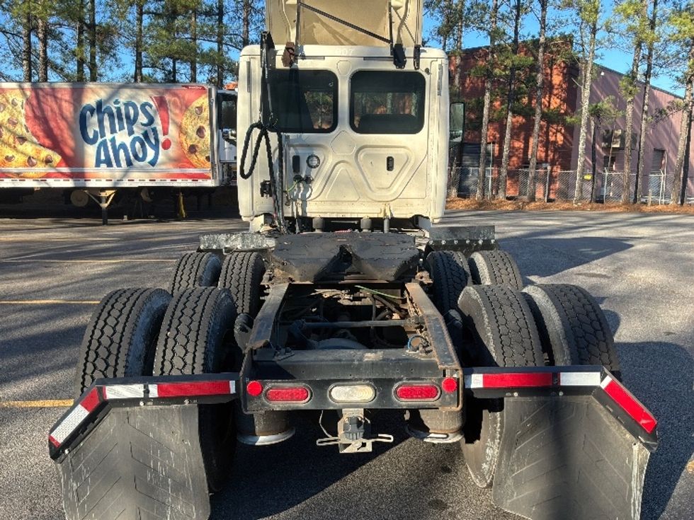Day Cab Tractor-Heavy Duty Tractors-Freightliner-2019-T12664ST-Duluth-GA-407,758\n\t\tmiles-$ 44,500 - Image 6