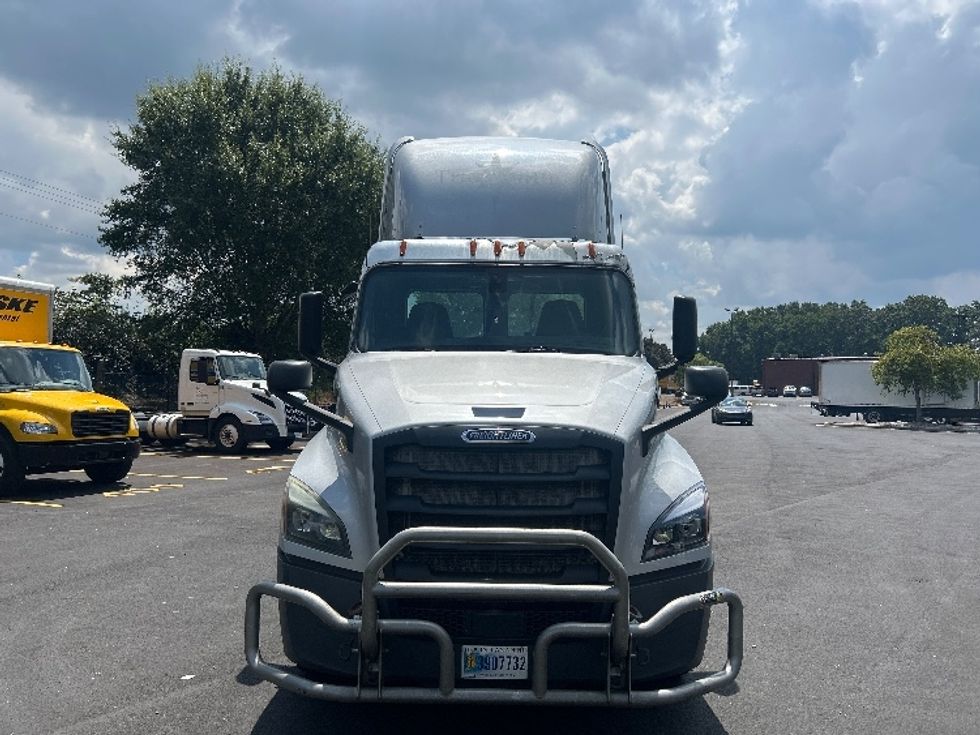 Day Cab Tractor-Heavy Duty Tractors-Freightliner-2019-T12664ST-Duluth-GA-660,841\n\t\tmiles-$ 27,500 - Image 2