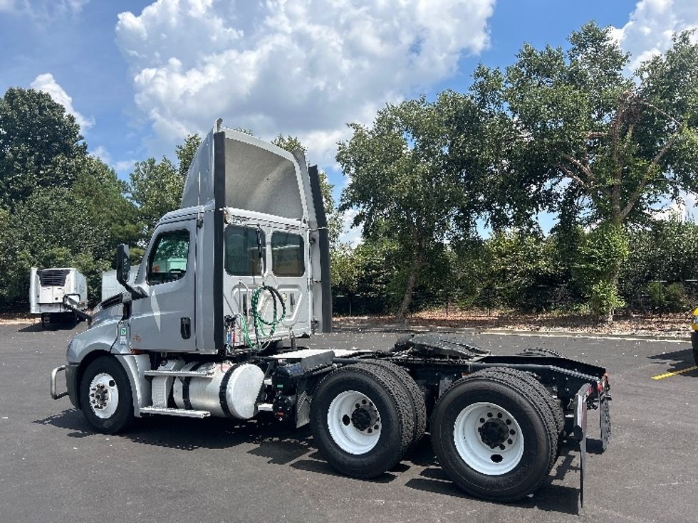 Day Cab Tractor-Heavy Duty Tractors-Freightliner-2019-T12664ST-Duluth-GA-660,841\n\t\tmiles-$ 27,500 - Image 5