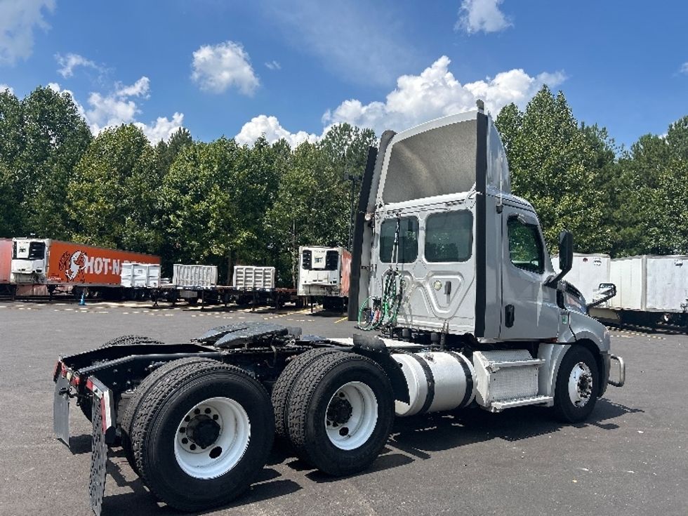 Day Cab Tractor-Heavy Duty Tractors-Freightliner-2019-T12664ST-Duluth-GA-660,841\n\t\tmiles-$ 27,500 - Image 7