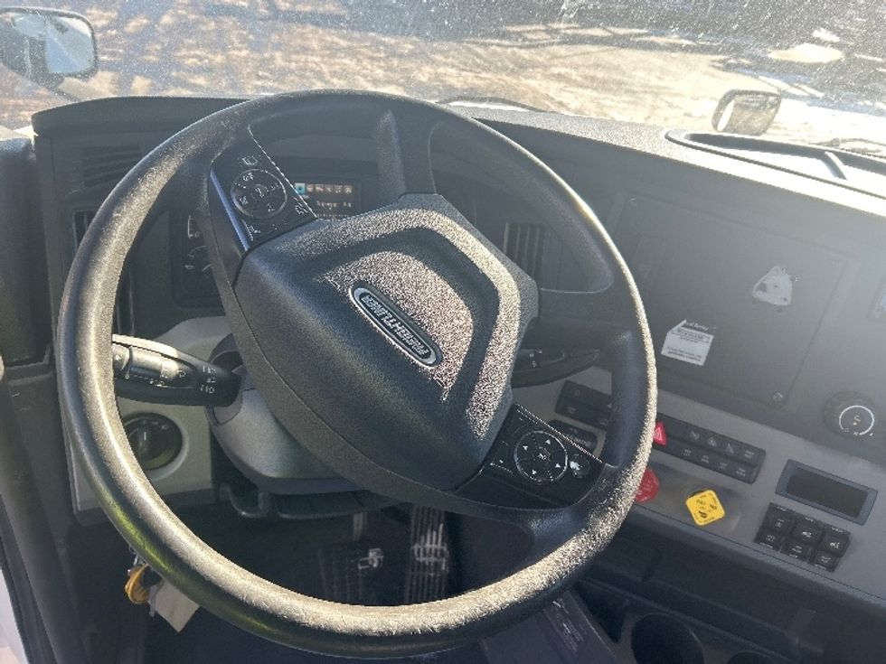 Day Cab Tractor-Heavy Duty Tractors-Freightliner-2019-T12664ST-East Chicago-IN-242,292\n\t\tmiles-$ 49,750 - Image 11