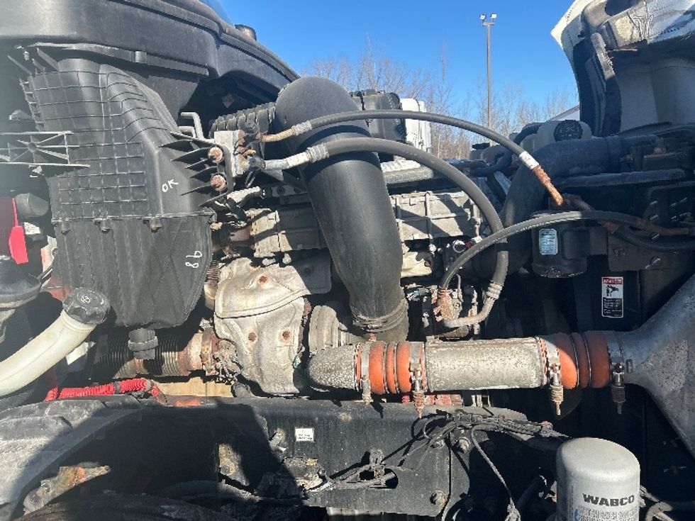 Day Cab Tractor-Heavy Duty Tractors-Freightliner-2019-T12664ST-East Chicago-IN-242,292\n\t\tmiles-$ 49,750 - Image 15