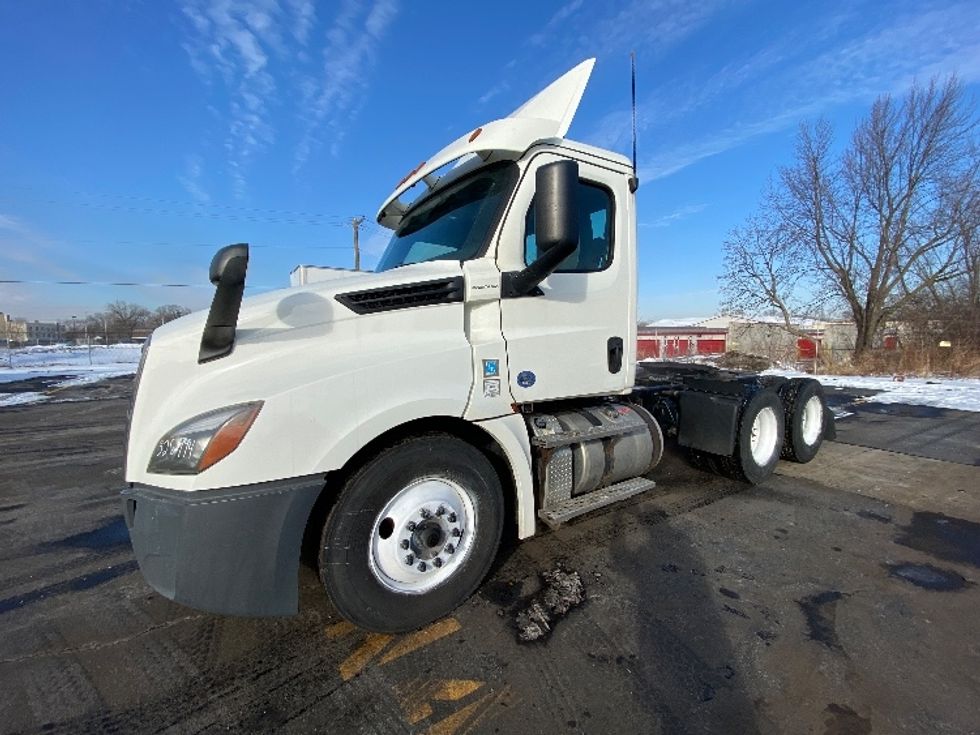 Day Cab Tractor-Heavy Duty Tractors-Freightliner-2019-T12664ST-East Chicago-IN-242,292\n\t\tmiles-$ 49,750 - Image 3