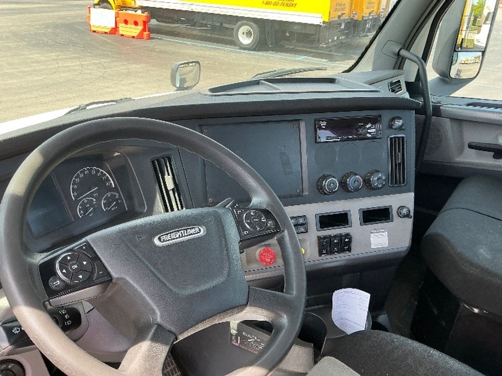 Day Cab Tractor-Heavy Duty Tractors-Freightliner-2019-T12664ST-East Chicago-IN-248,361\n\t\tmiles-$ 54,500 - Image 10