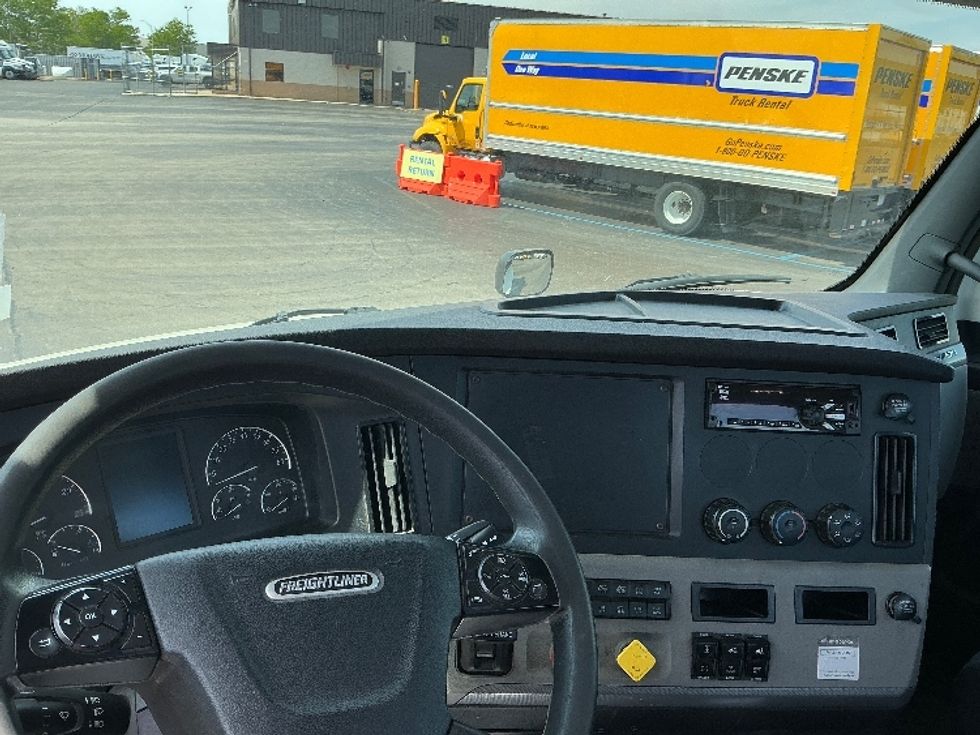 Day Cab Tractor-Heavy Duty Tractors-Freightliner-2019-T12664ST-East Chicago-IN-248,361\n\t\tmiles-$ 54,500 - Image 11