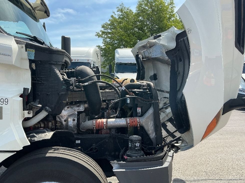 Day Cab Tractor-Heavy Duty Tractors-Freightliner-2019-T12664ST-East Chicago-IN-248,361\n\t\tmiles-$ 54,500 - Image 15