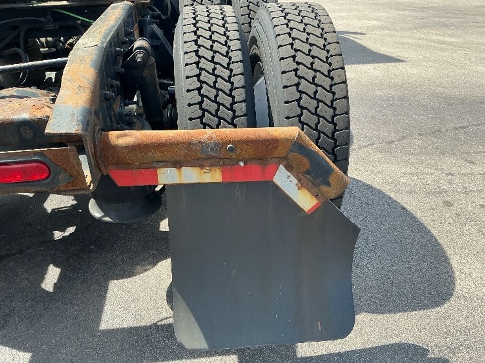 Day Cab Tractor-Heavy Duty Tractors-Freightliner-2019-T12664ST-East Chicago-IN-248,361\n\t\tmiles-$ 54,500 - Image 19