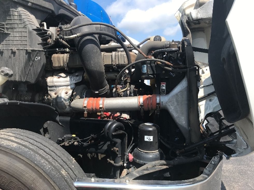 Day Cab Tractor-Heavy Duty Tractors-Freightliner-2019-T12664ST-East Chicago-IN-386,176\n\t\tmiles-$ 57,500 - Image 15