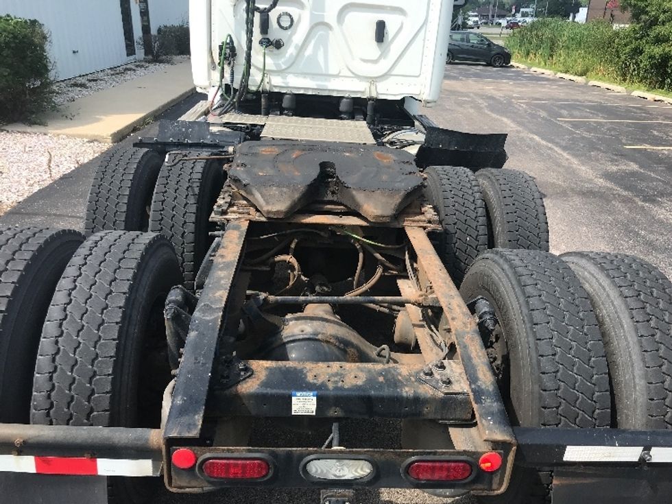 Day Cab Tractor-Heavy Duty Tractors-Freightliner-2019-T12664ST-East Chicago-IN-386,176\n\t\tmiles-$ 57,500 - Image 6