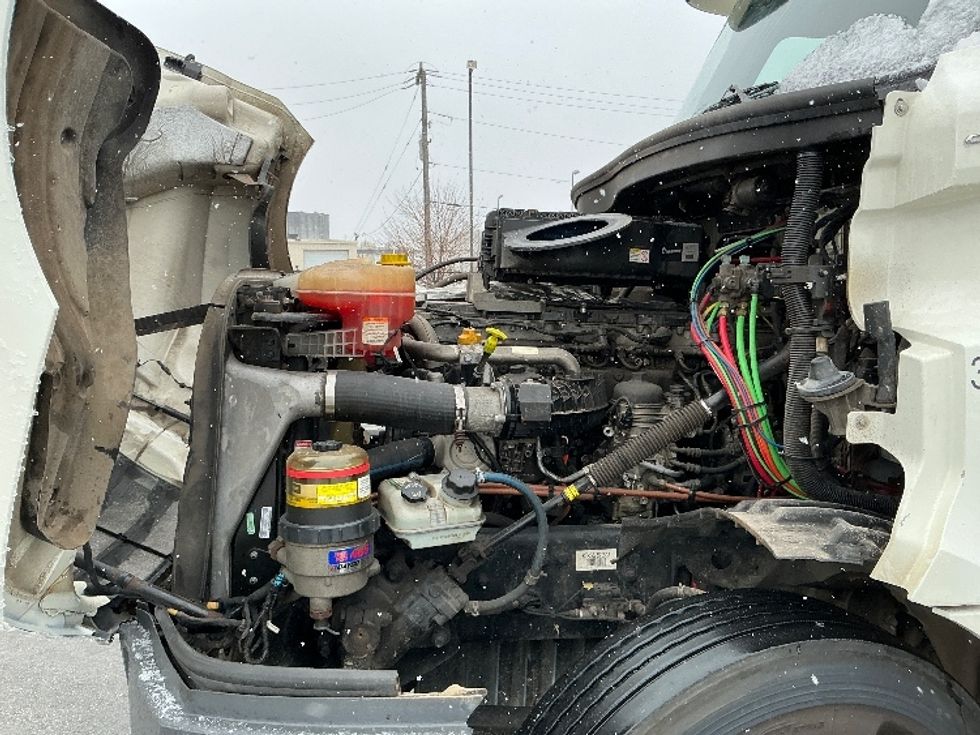 Day Cab Tractor-Heavy Duty Tractors-Freightliner-2019-T12664ST-East Chicago-IN-424,663\n\t\tmiles-$ 41,750 - Image 16