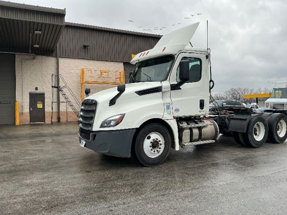 Day Cab Tractor-Heavy Duty Tractors-Freightliner-2019-T12664ST-East Chicago-IN-424,663\n\t\tmiles-$ 41,750 - Image 3