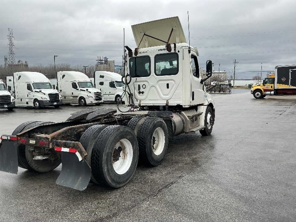Day Cab Tractor-Heavy Duty Tractors-Freightliner-2019-T12664ST-East Chicago-IN-424,663\n\t\tmiles-$ 41,750 - Image 7