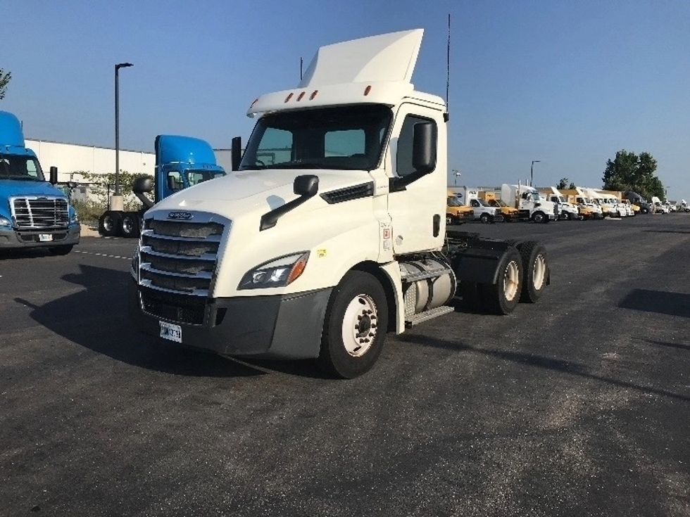 Day Cab Tractor-Heavy Duty Tractors-Freightliner-2019-T12664ST-East Chicago-IN-424,723\n\t\tmiles-$ 54,000 - Image 3