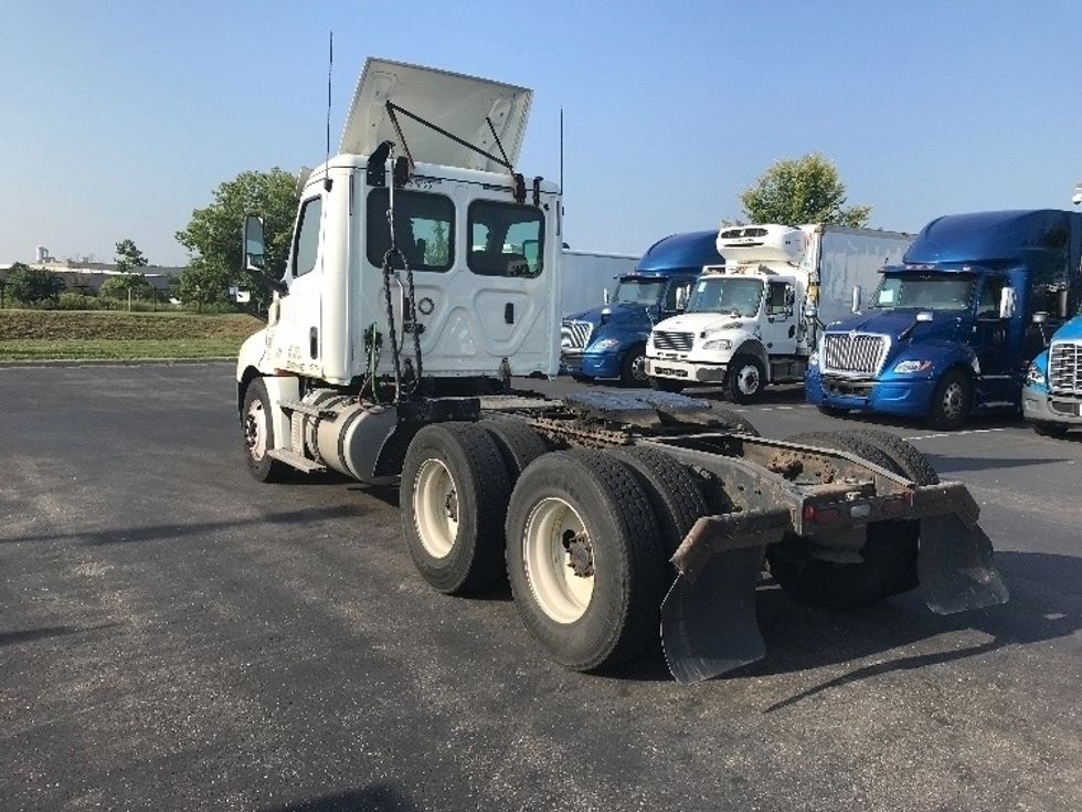 Day Cab Tractor-Heavy Duty Tractors-Freightliner-2019-T12664ST-East Chicago-IN-424,723\n\t\tmiles-$ 54,000 - Image 5