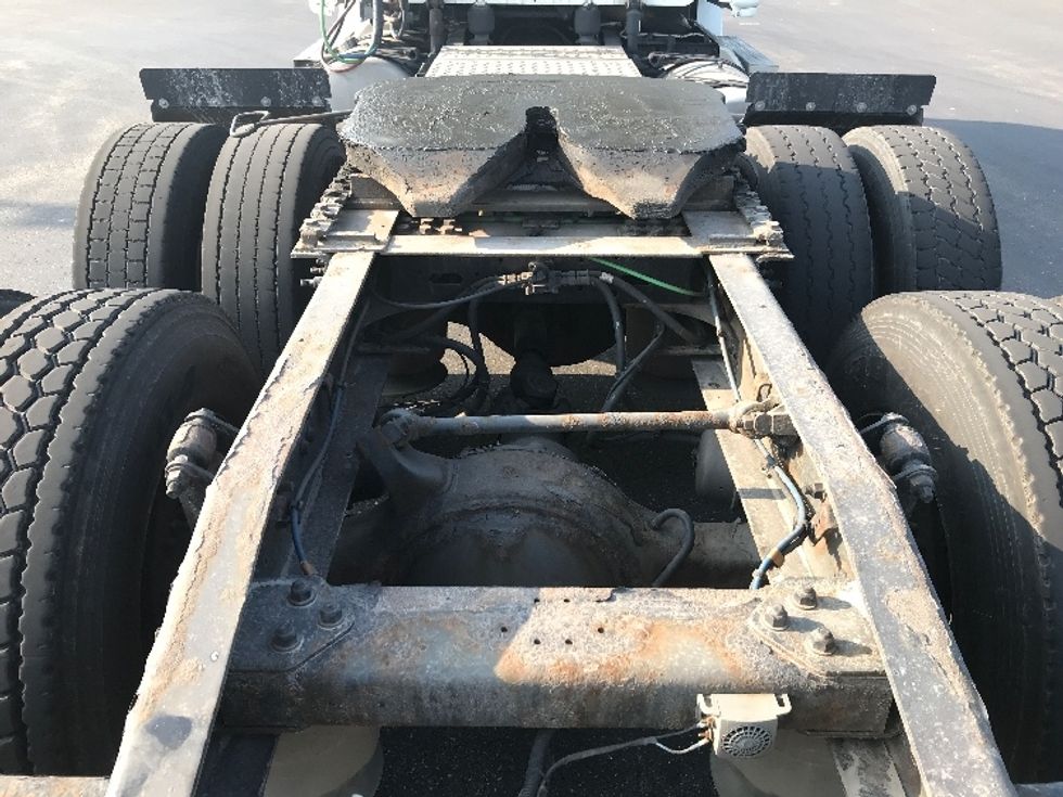 Day Cab Tractor-Heavy Duty Tractors-Freightliner-2019-T12664ST-East Chicago-IN-424,723\n\t\tmiles-$ 54,000 - Image 6
