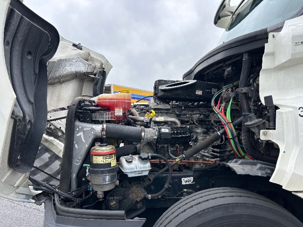 Day Cab Tractor-Heavy Duty Tractors-Freightliner-2019-T12664ST-East Chicago-IN-425,000\n\t\tmiles-$ 51,750 - Image 16