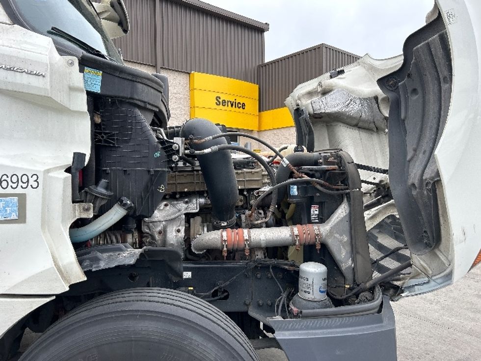 Day Cab Tractor-Heavy Duty Tractors-Freightliner-2019-T12664ST-East Chicago-IN-441,876\n\t\tmiles-$ 50,250 - Image 15