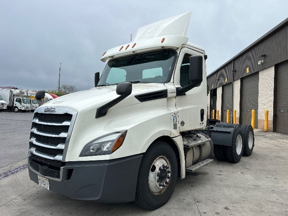 Day Cab Tractor-Heavy Duty Tractors-Freightliner-2019-T12664ST-East Chicago-IN-441,876\n\t\tmiles-$ 50,250 - Image 2