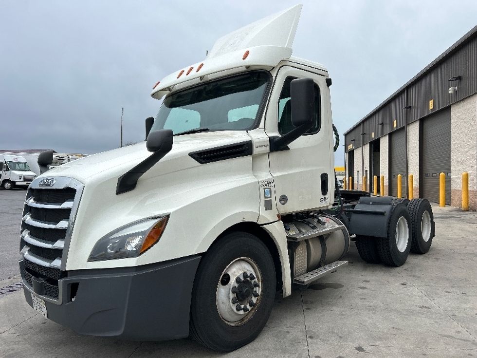 Day Cab Tractor-Heavy Duty Tractors-Freightliner-2019-T12664ST-East Chicago-IN-441,876\n\t\tmiles-$ 50,250 - Image 3