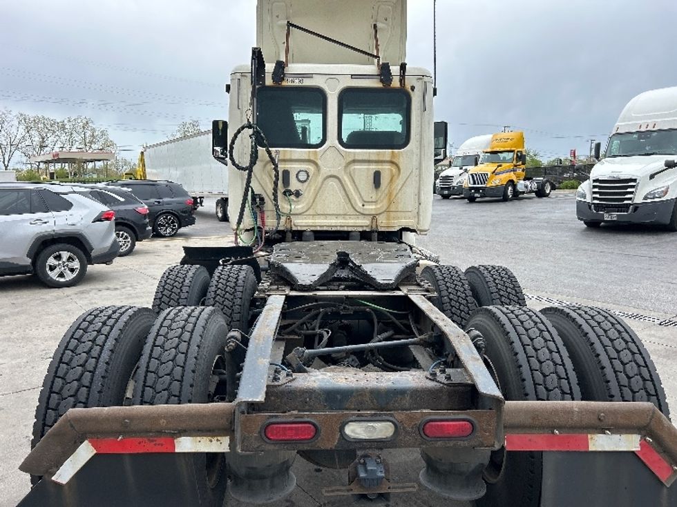 Day Cab Tractor-Heavy Duty Tractors-Freightliner-2019-T12664ST-East Chicago-IN-441,876\n\t\tmiles-$ 50,250 - Image 6