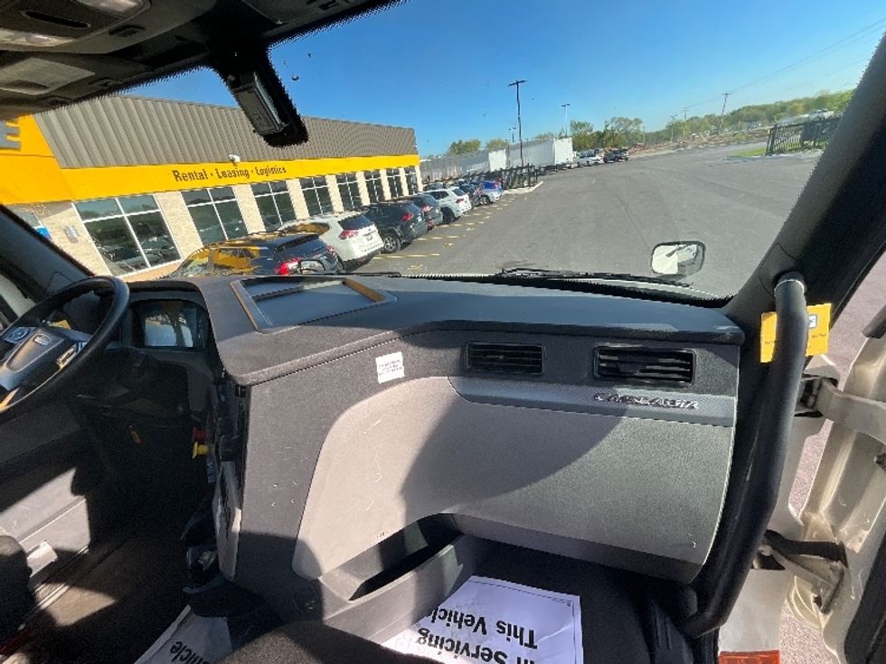 Day Cab Tractor-Heavy Duty Tractors-Freightliner-2019-T12664ST-East Chicago-IN-443,373\n\t\tmiles-$ 53,000 - Image 13