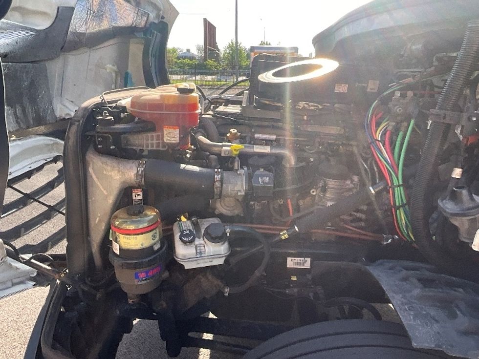 Day Cab Tractor-Heavy Duty Tractors-Freightliner-2019-T12664ST-East Chicago-IN-443,373\n\t\tmiles-$ 53,000 - Image 16