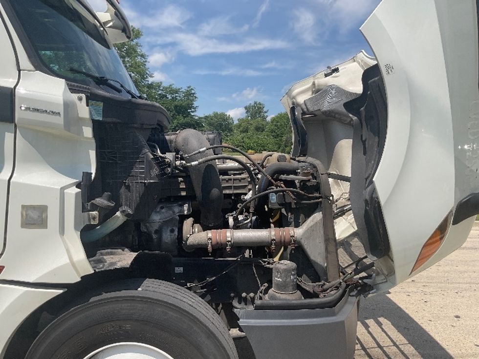 Day Cab Tractor-Heavy Duty Tractors-Freightliner-2019-T12664ST-East Chicago-IN-460,439\n\t\tmiles-$ 42,750 - Image 15