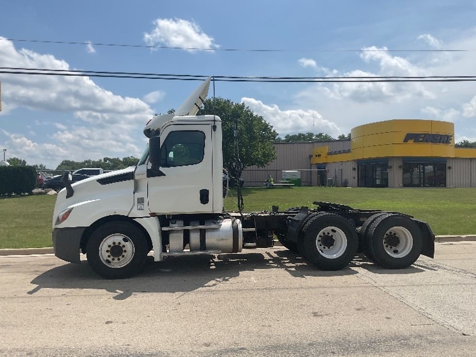 Day Cab Tractor-Heavy Duty Tractors-Freightliner-2019-T12664ST-East Chicago-IN-460,439\n\t\tmiles-$ 42,750 - Image 4