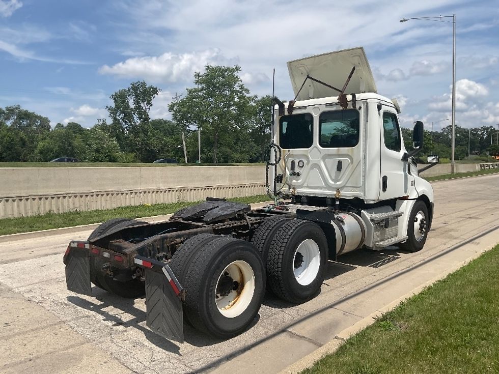 Day Cab Tractor-Heavy Duty Tractors-Freightliner-2019-T12664ST-East Chicago-IN-460,439\n\t\tmiles-$ 42,750 - Image 7