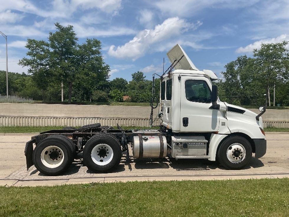 Day Cab Tractor-Heavy Duty Tractors-Freightliner-2019-T12664ST-East Chicago-IN-460,439\n\t\tmiles-$ 42,750 - Image 8