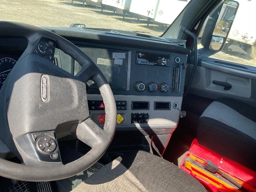 Day Cab Tractor-Heavy Duty Tractors-Freightliner-2019-T12664ST-East Chicago-IN-467,563\n\t\tmiles-$ 50,000 - Image 10