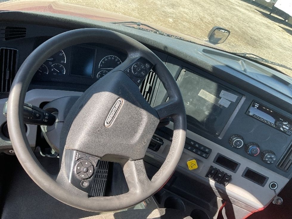 Day Cab Tractor-Heavy Duty Tractors-Freightliner-2019-T12664ST-East Chicago-IN-467,563\n\t\tmiles-$ 50,000 - Image 11