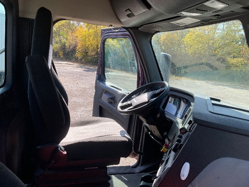 Day Cab Tractor-Heavy Duty Tractors-Freightliner-2019-T12664ST-East Chicago-IN-467,563\n\t\tmiles-$ 50,000 - Image 14
