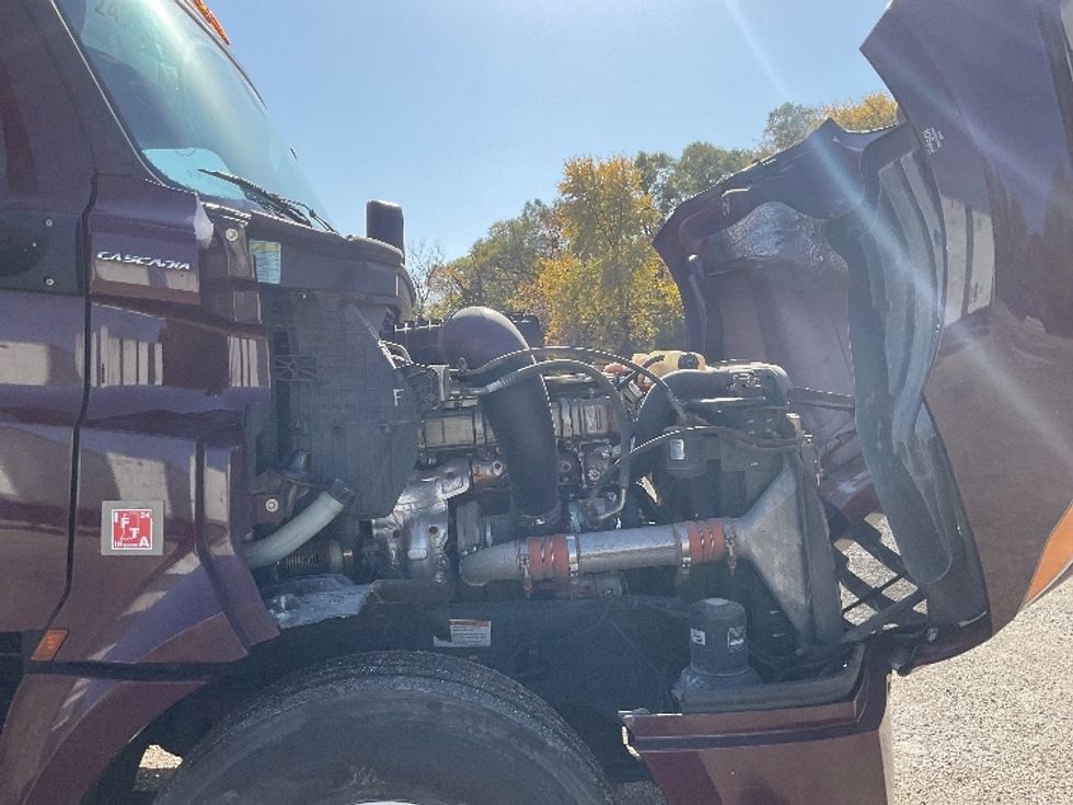 Day Cab Tractor-Heavy Duty Tractors-Freightliner-2019-T12664ST-East Chicago-IN-467,563\n\t\tmiles-$ 50,000 - Image 15