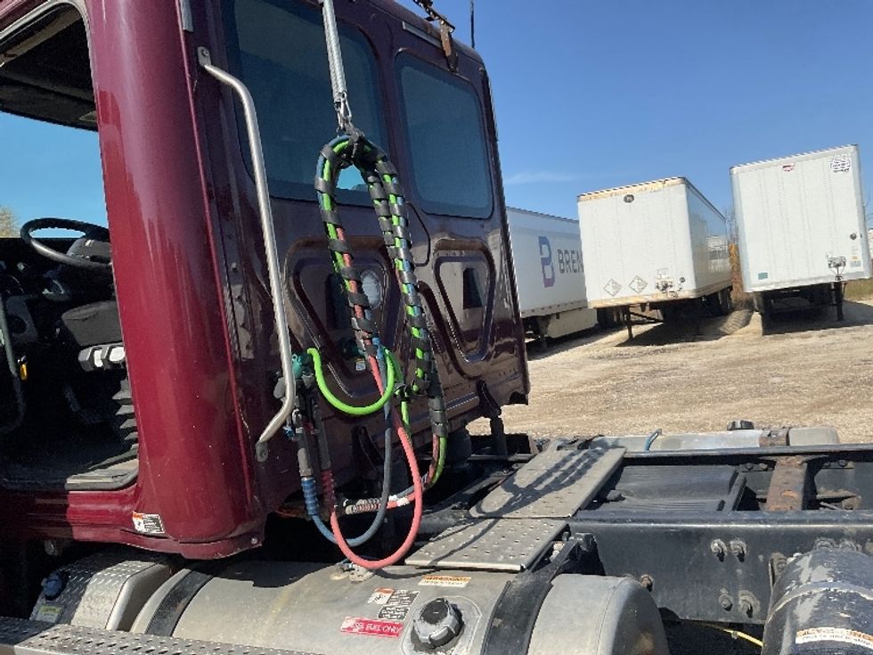 Day Cab Tractor-Heavy Duty Tractors-Freightliner-2019-T12664ST-East Chicago-IN-467,563\n\t\tmiles-$ 50,000 - Image 17