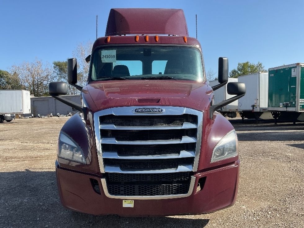 Day Cab Tractor-Heavy Duty Tractors-Freightliner-2019-T12664ST-East Chicago-IN-467,563\n\t\tmiles-$ 50,000 - Image 2