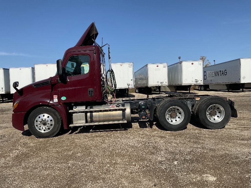 Day Cab Tractor-Heavy Duty Tractors-Freightliner-2019-T12664ST-East Chicago-IN-467,563\n\t\tmiles-$ 50,000 - Image 4
