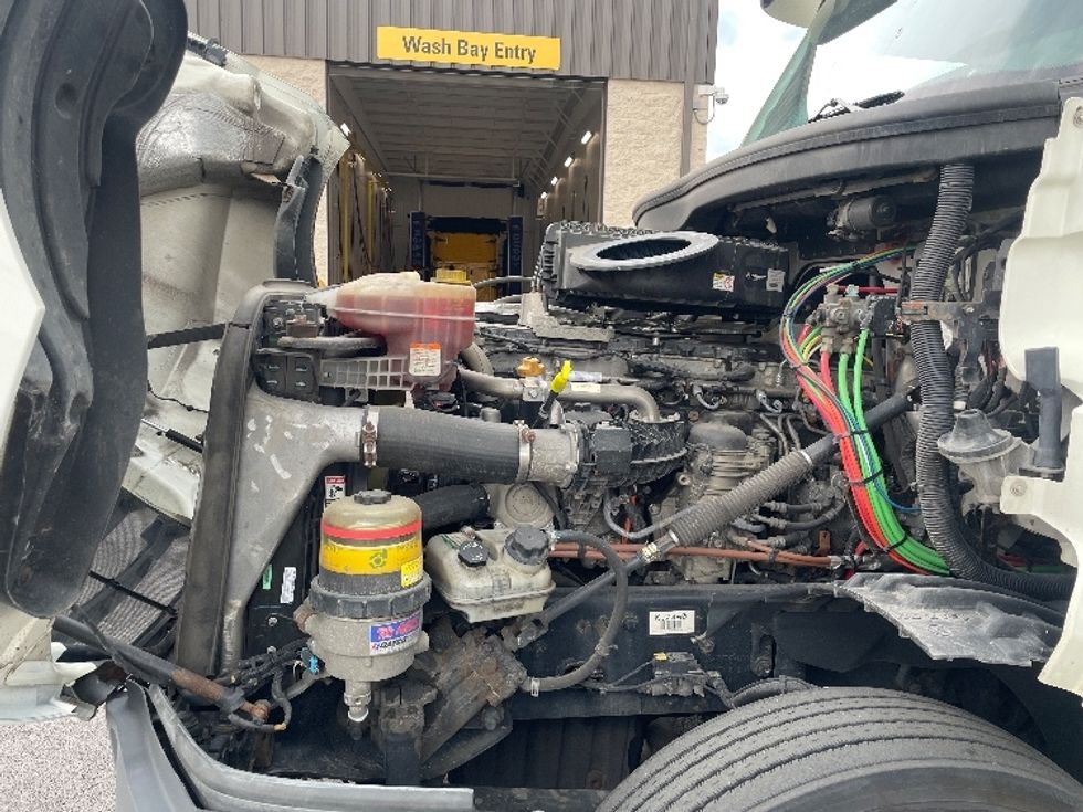 Day Cab Tractor-Heavy Duty Tractors-Freightliner-2019-T12664ST-East Chicago-IN-482,875\n\t\tmiles-$ 46,250 - Image 16