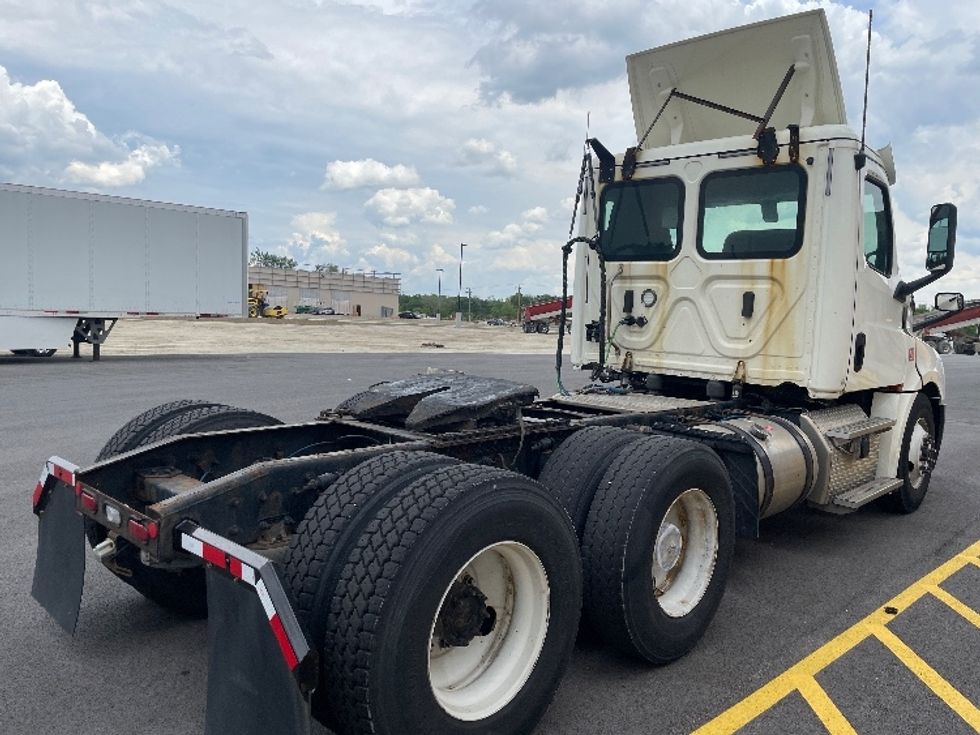 Day Cab Tractor-Heavy Duty Tractors-Freightliner-2019-T12664ST-East Chicago-IN-482,875\n\t\tmiles-$ 46,250 - Image 7