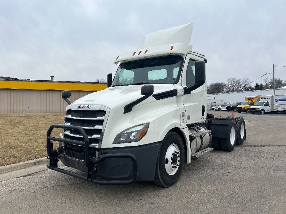 Day Cab Tractor-Heavy Duty Tractors-Freightliner-2019-T12664ST-East Chicago-IN-504,188\n\t\tmiles-$ 36,500 - Image 3