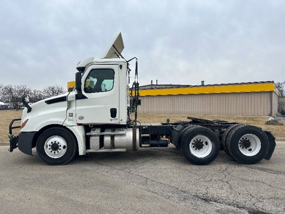 Day Cab Tractor-Heavy Duty Tractors-Freightliner-2019-T12664ST-East Chicago-IN-504,188\n\t\tmiles-$ 36,500 - Image 4