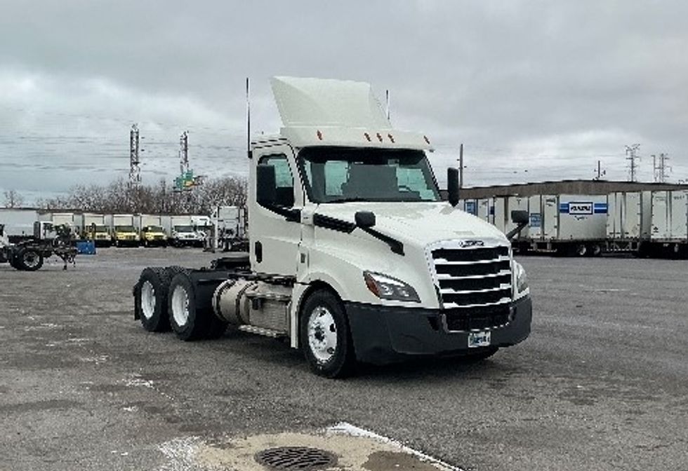 Day Cab Tractor-Heavy Duty Tractors-Freightliner-2019-T12664ST-East Chicago-IN-597,175\n\t\tmiles-$ 35,750 - Image 1