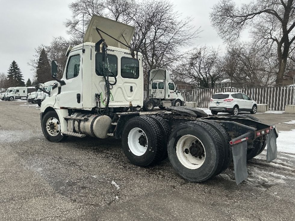 Day Cab Tractor-Heavy Duty Tractors-Freightliner-2019-T12664ST-East Chicago-IN-597,175\n\t\tmiles-$ 35,750 - Image 5