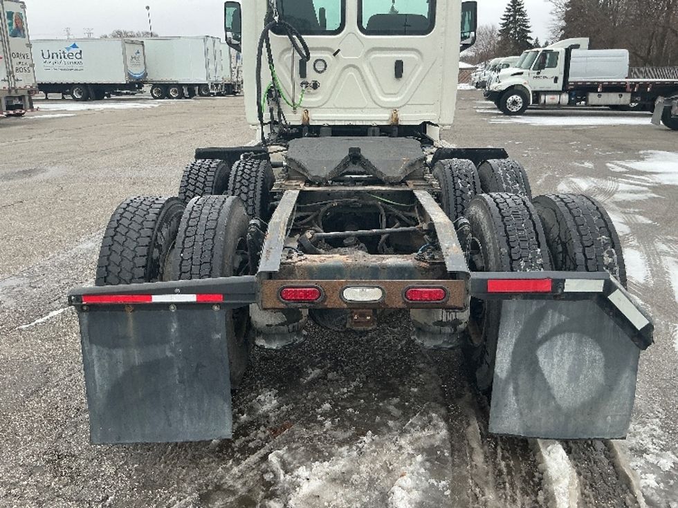 Day Cab Tractor-Heavy Duty Tractors-Freightliner-2019-T12664ST-East Chicago-IN-597,175\n\t\tmiles-$ 35,750 - Image 6