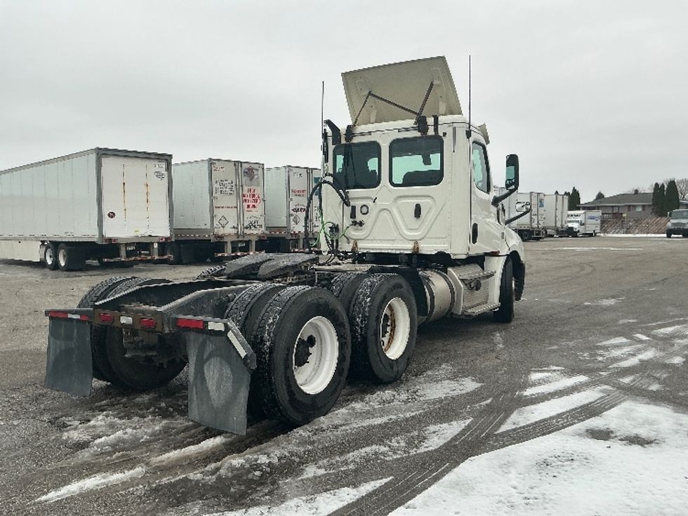 Day Cab Tractor-Heavy Duty Tractors-Freightliner-2019-T12664ST-East Chicago-IN-597,175\n\t\tmiles-$ 35,750 - Image 7