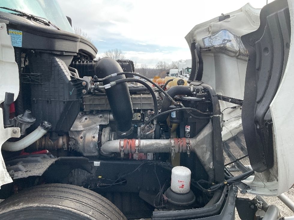 Day Cab Tractor-Heavy Duty Tractors-Freightliner-2019-T12664ST-East Chicago-IN-741,472\n\t\tmiles-$ 29,250 - Image 15